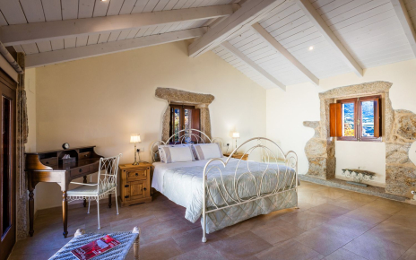 Bedroom 4: double bed